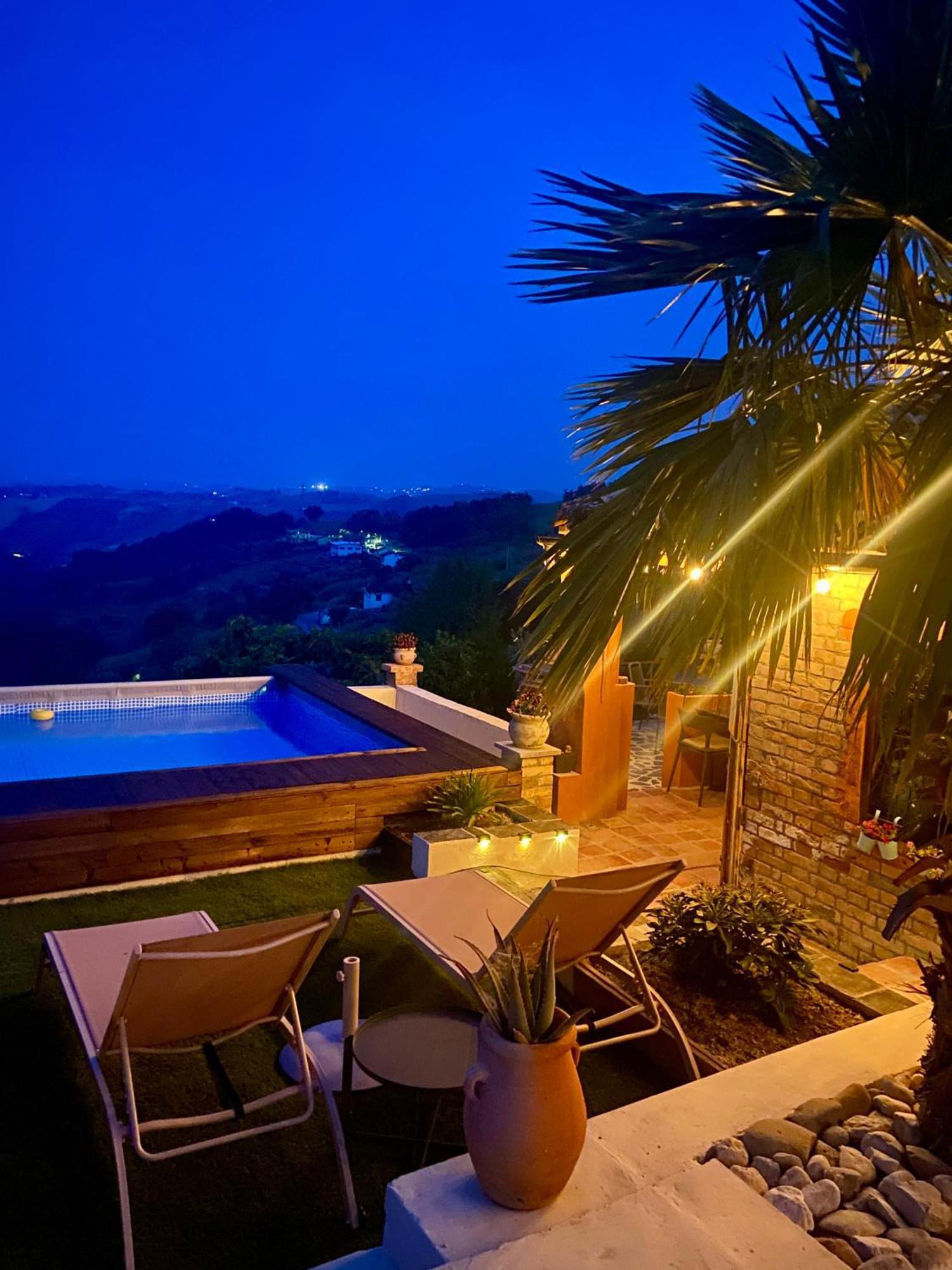 Bed And Adventure Tramontana Resort - Camera Vista Castilenti Екстер'єр фото